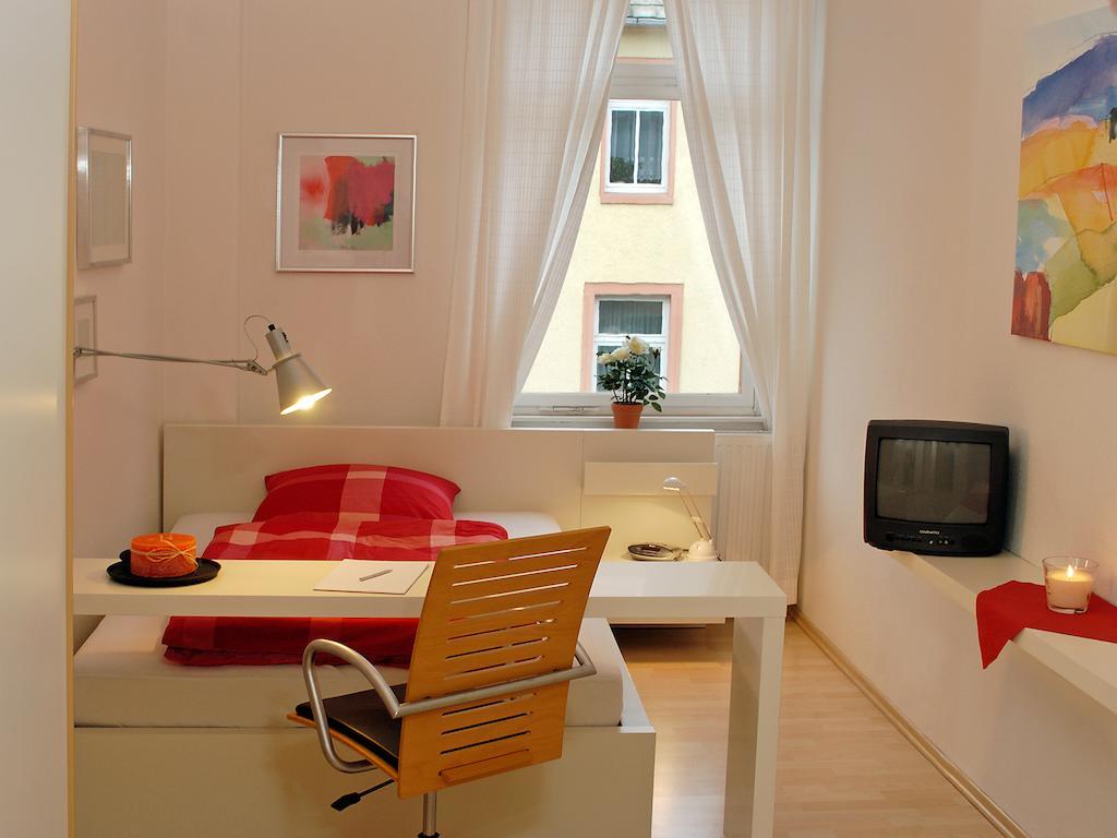 Pension Muellers Alte Backstube Hotel Райхенбах-им-Фогтланд Стая снимка